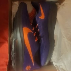 CLEMSON TIGERS Air Zoom Peagasus size 11.5